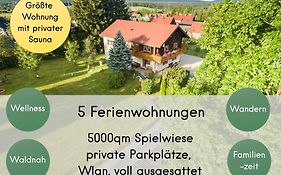 Gästehaus Philipp im Herzen des Fichtelgebirges - 5 Ferienwohnungen, großes Grundstück, Wald und Wiese, Wohnung mit privater Sauna, kostenfreie Parkplätze, WLAN